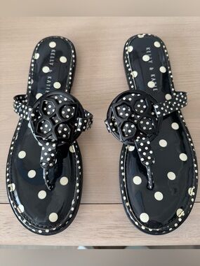 Kelly & Katie Shiny Black with Cream Polka-Dots Thong Slide Sandals  / Size 9